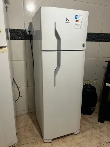 Vendo geladeira nova