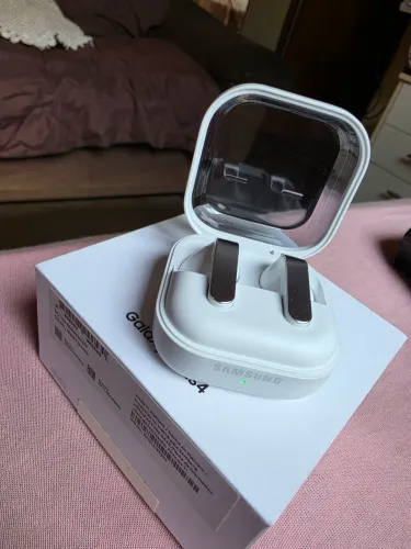 Galaxy buds 4