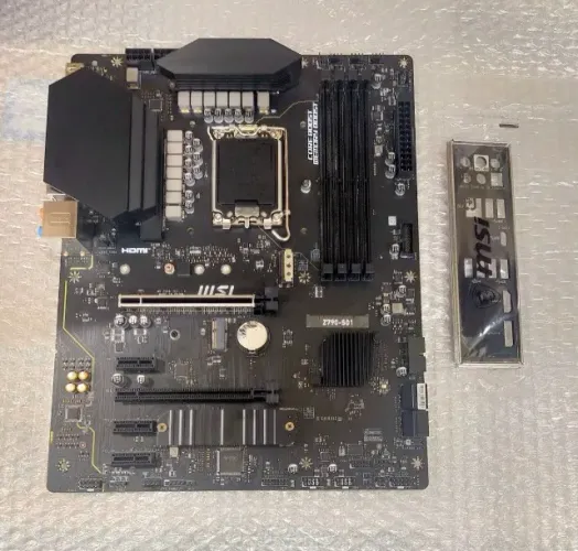 Kit Placa mãe (Z790 DDR5) + I7 13 GEN