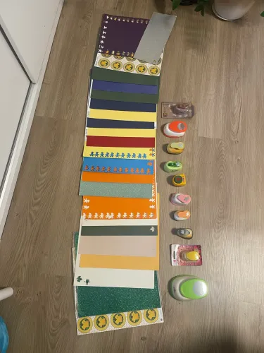 Kit com 10 Furadores de papel decorativo com papeis especiais