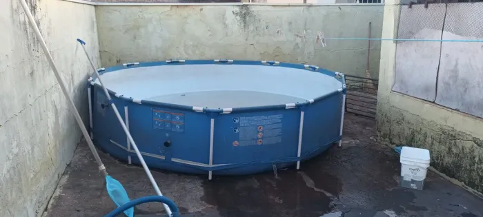 Vende-se piscina 5.000lts
