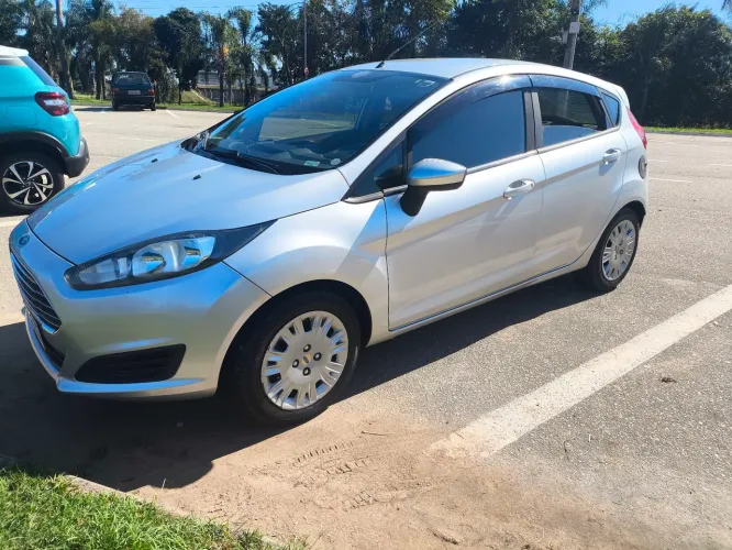 Ford Fiesta 1.5 16V Flex Mec. 5P 2015