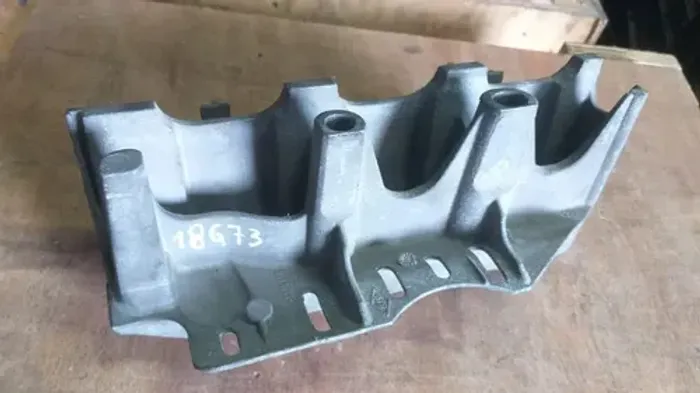 Suporte Filtro De Ar Renault Logan 1.6 2012 *1 18g73