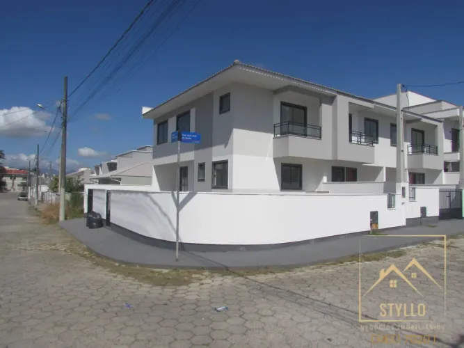Sobrado Geminado em Forquilhas, São José/SC
