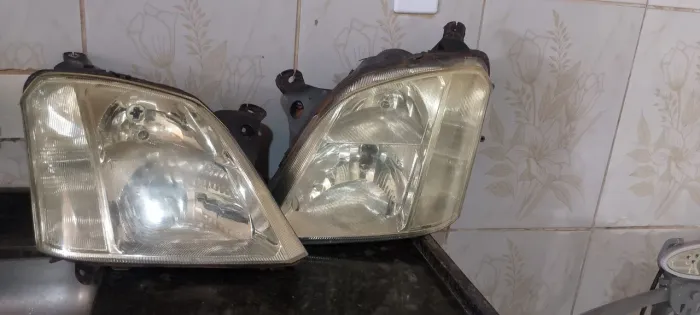 Vendo Farol Meriva 