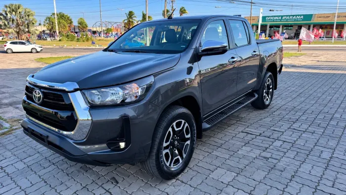 Toyota Hilux CD SR 4X4 2.8 TDI Diesel Aut. 2024