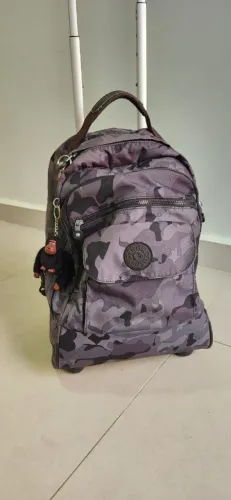 MOCHILA DE RODINHAS KIPLING NEW ZEA CAMUFLADA