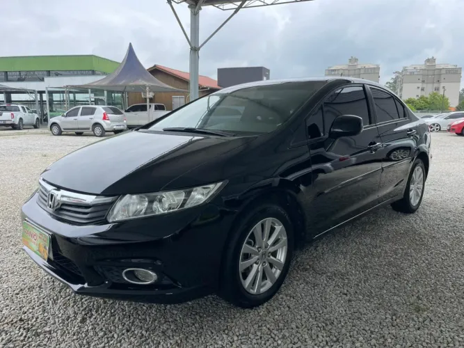 Honda Civic Sedan LXS 1.8/1.8 Flex 16V Aut. 4P 2013