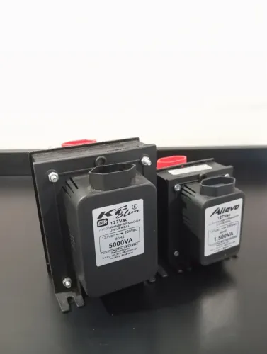 2 Autotransformadores 127V/220V - KF Slim 5.000VA + Allevo 1.500VA