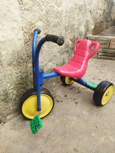 Triciclo infantil