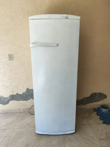 Vendo jeladeira por 400 reais