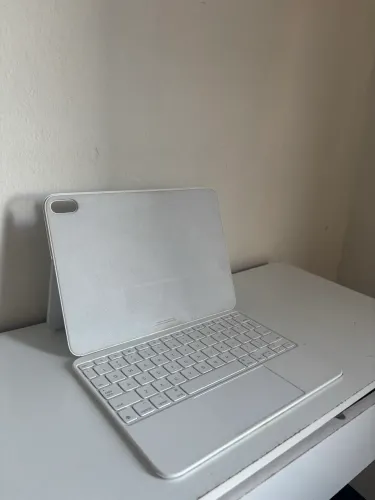 Magic Keyboard Original Apple para iPad Pro 11" e iPad Air 4/5 - Branco