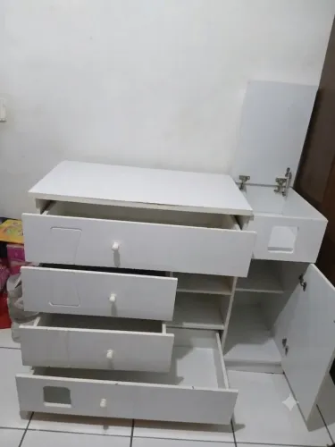 Cômoda de madeira MDF pesada