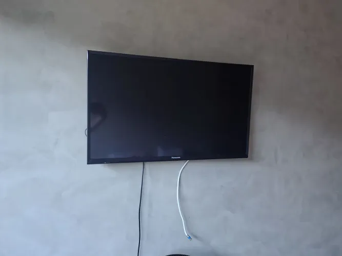 Tv 32 polegadas com suporte com Google home marca Panasonic