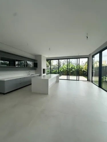 Sobrado a venda com 416 m2 com 4 suítes, Condominio Florais dos Lagos - Ribeirao do Lipa,