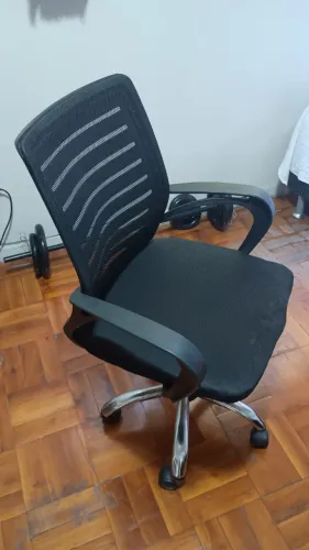 Cadeira de Escritório Ergonômica com encosto em tela (Mesh) - TOP