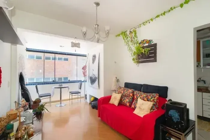 Apartamento Mobiliado com 84 metros 2 quartos 1 vaga no bairro Santo Antônio - Porto Alegr