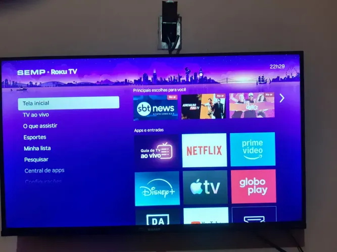 Vende se uma TV de 32 polega seme nova tem nota fiscal valor 750 motivo viajem