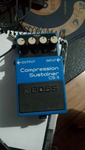Pedal Boss semi-novo compressor CS3 