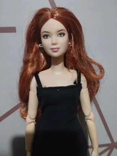 Barbie Basics Ruiva