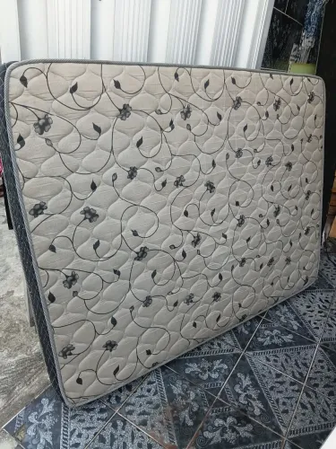 Colchão casal D60 seminovo