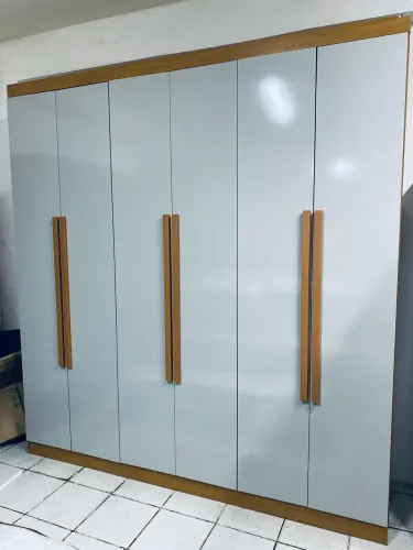 GUARDA ROUPA COM GAVETAS 