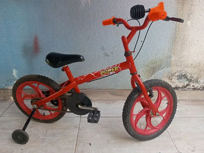 Vendo bicicleta aro 16. Não entrego retirar no bairro Jardim Holanda