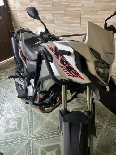 Xre 300 (2021)
