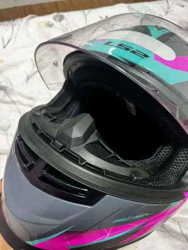 capacete LS2 .