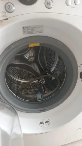 Vende se maquina lava e seca