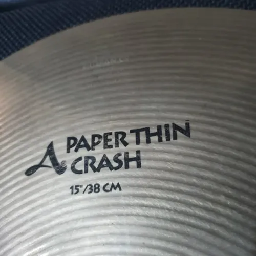 Prato de ataque Zildjian Avedis Paper Thin Crash de 15"