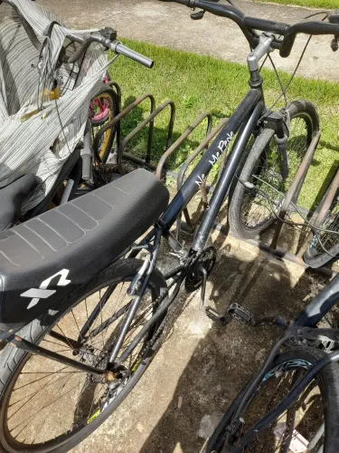 Bike aro 26 banco de mobilete Guarulhos bato rolo em iPhone 11 