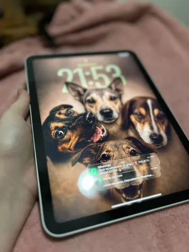 iPad A16 versão 2025 - 128gb<br>Na garantia<br>128gb