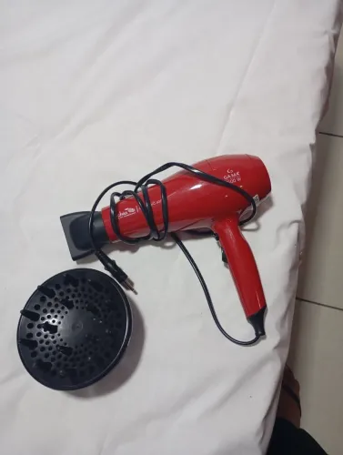 Secador de cabelo da marca GA.MA 2100W VERMELHO