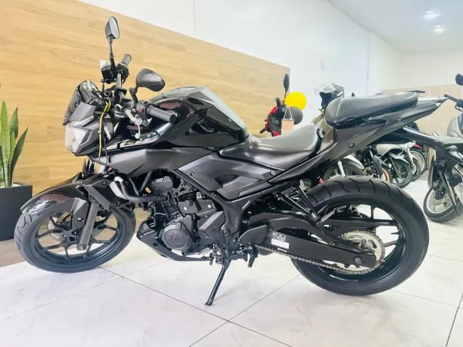 MT03 2018 All Black