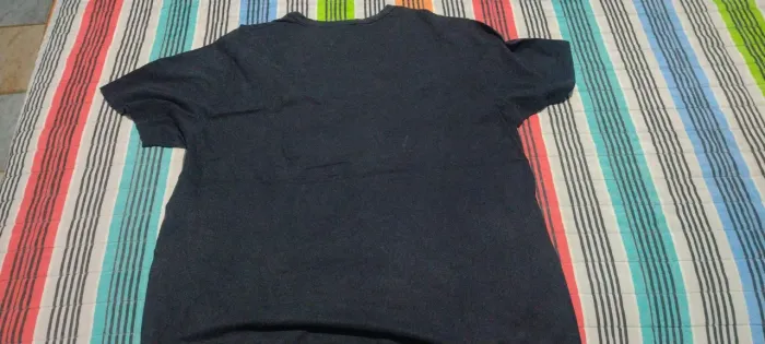 Camiseta totalmente preta