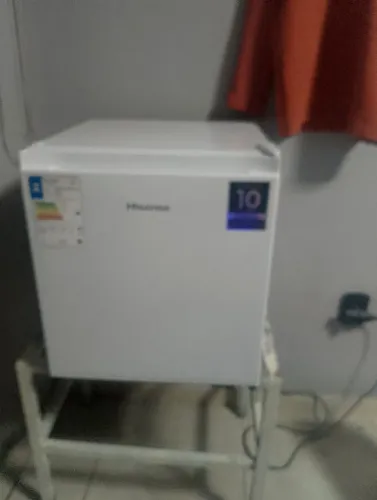 Frigobar hisense com garantia de fábrica, nota fiscal, manual 