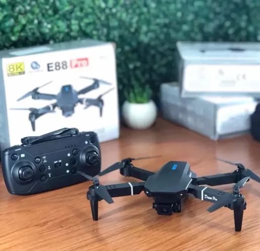 Drone E88 Pro Max Dobrável com Câmera, Bateria e Controle Remoto ? Novo Lacrado
