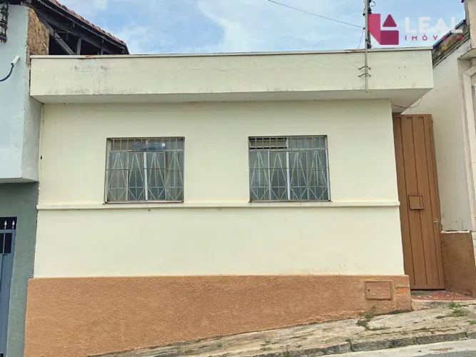 Casa com 2 dormitórios à venda, 64 m² por R$ 200.000,00 - Santo Ivo - Pouso Alegre/MG