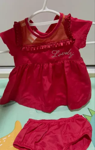 Vestido festa vermelho da Alphabeto tamanho 0-3 meses