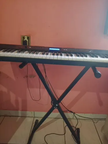 TECLADO SEMI-NOVO