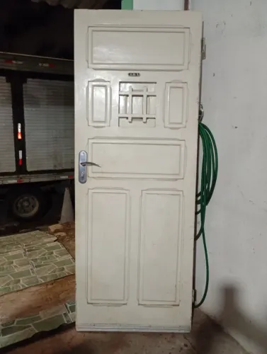 Porta de entrada Jatobá largura 80 altura 2,10 valor da unidade $500 só ligar *71