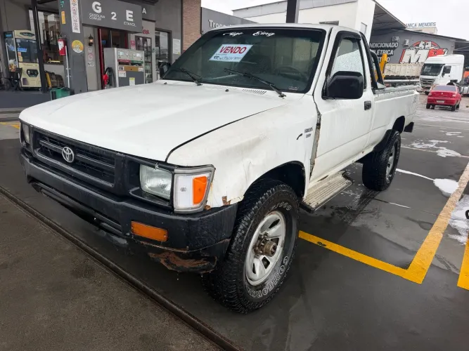 Toyota Hilux CS DLX 4X4 2.8 Diesel 1999