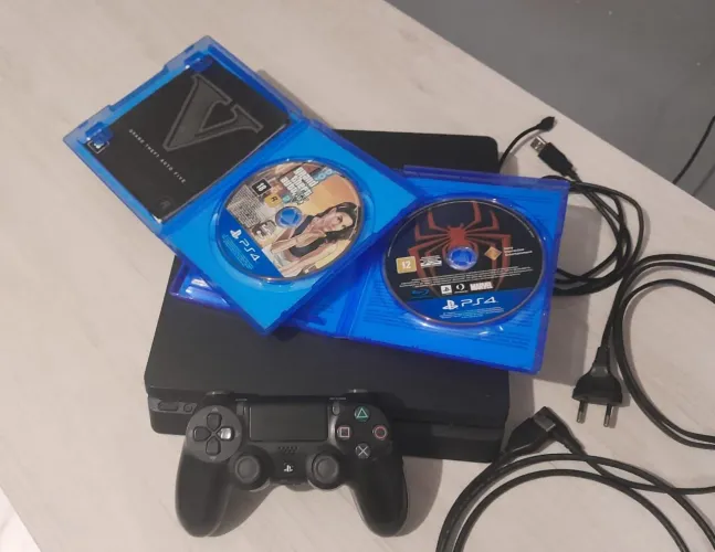 PS4 Usado Slim 1TB  + GTA 5 e Spider Man Miles Morales