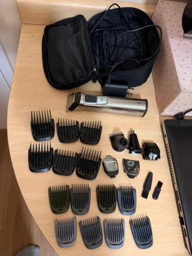 Philips Norelco Multigroom 7000 MG7750/49 Completo 23 Peças
