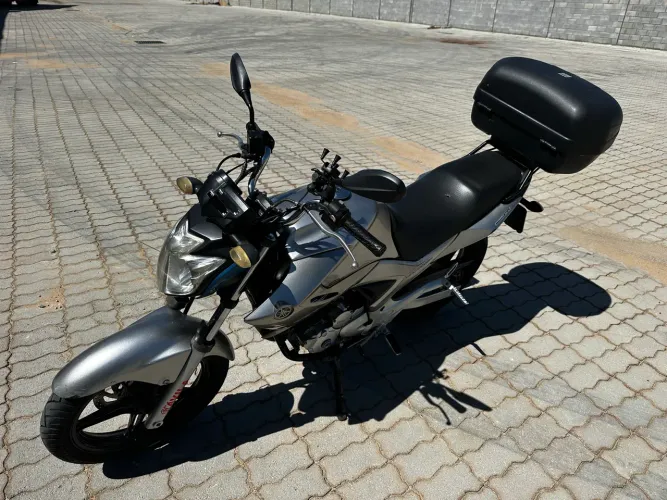 Yamaha Fazer 250 BlueFlex 2013 - R$12.500