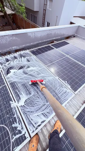 Limpeza de placa solar