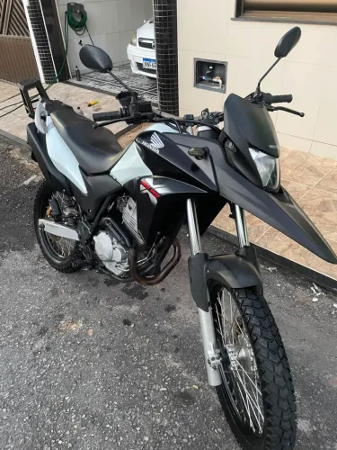 XRE 300 