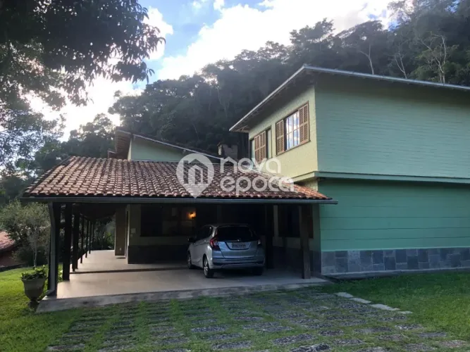 Itaipava | Casa 3 quartos, sendo 1 suite