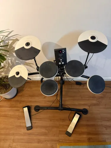 Bateria Eletrônica Roland TD1 